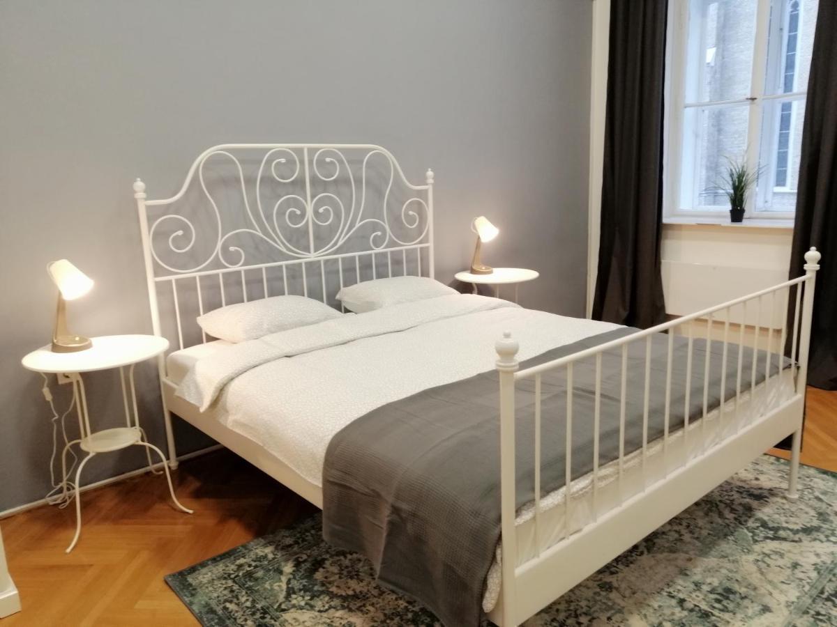 Filinhome Zmaj Jovina Suite Нови-Сад Экстерьер фото